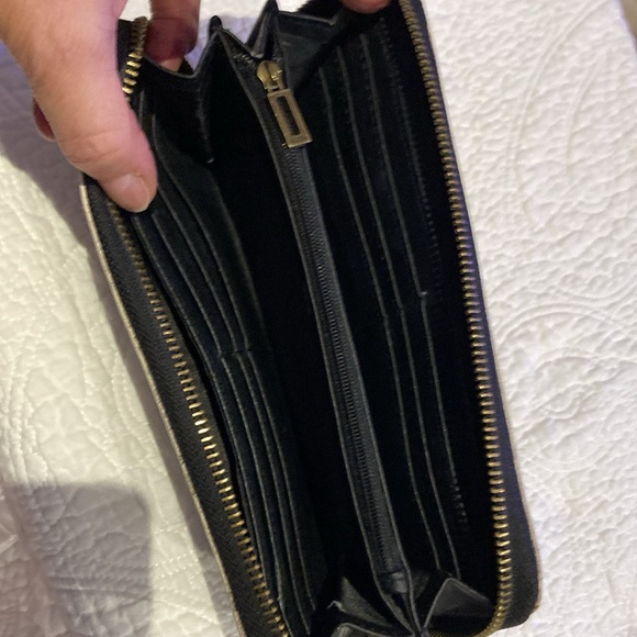 2 for $20 - GUESS Snake Print Wallet - Grey - Picture 2 of 7
